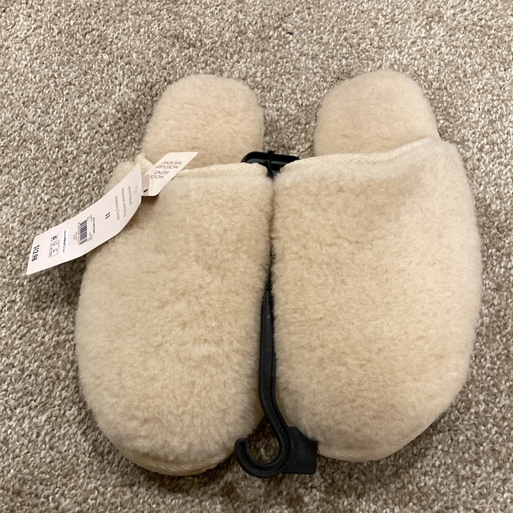 Bundle 2 NWT Secret Treasures slippers - size 11 - Picture 6 of 8